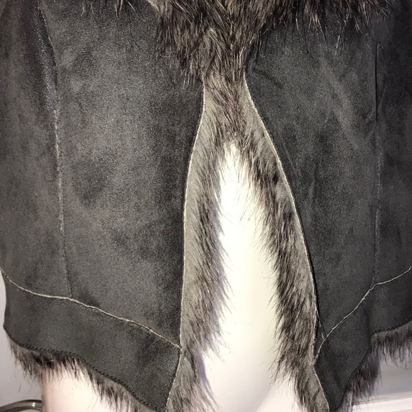 COLLECTIONS faux fur and faux suede vest size XS - Picture 3 of 13